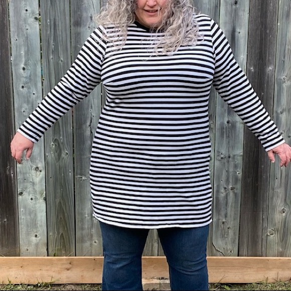 City Chic Dresses & Skirts - 🧶 City chic dress/ tunic black and white striped